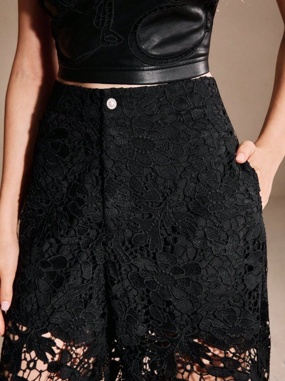 Black Elegant Women's Floral Lace Hollow-Out Pants - Picture 7 of 7